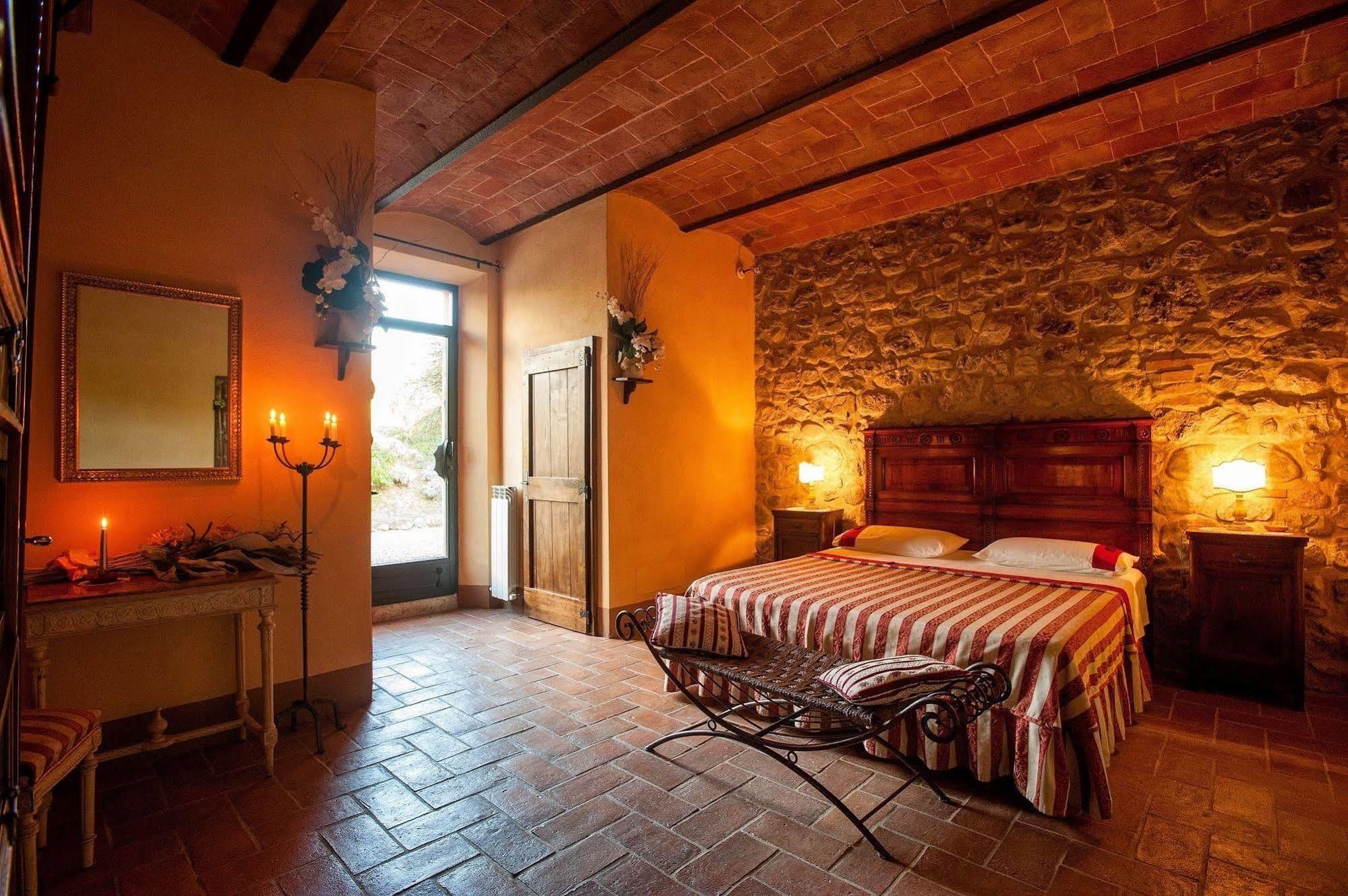 Sant'Alberto Campiglia dʼOrcia Exteriör bild