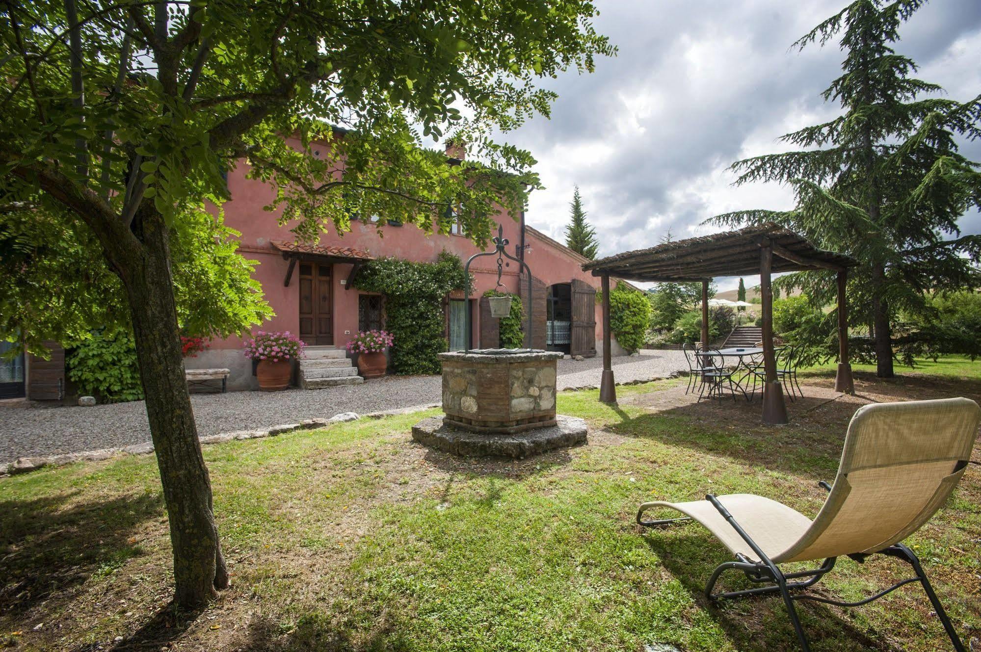 Sant'Alberto Campiglia dʼOrcia Exteriör bild