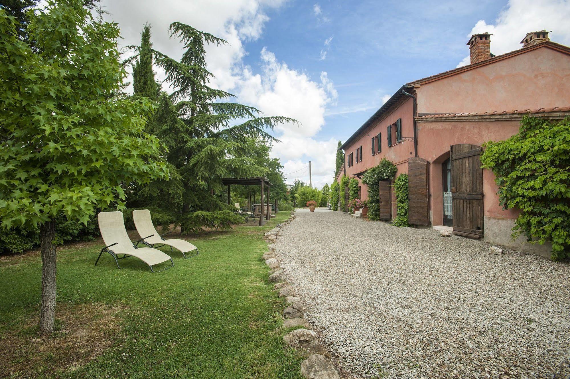 Sant'Alberto Campiglia dʼOrcia Exteriör bild