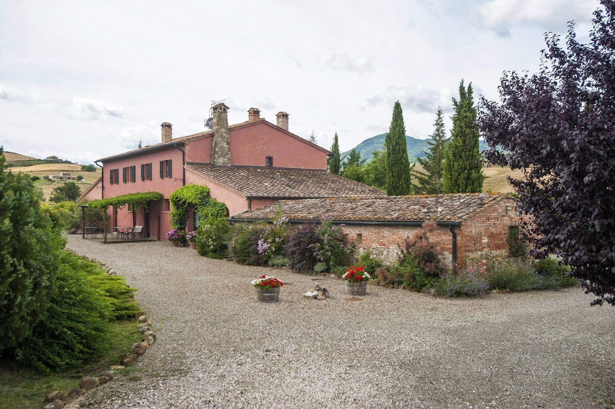 Sant'Alberto Campiglia dʼOrcia Exteriör bild